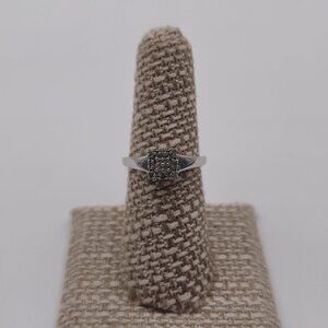 Size 7 Sterling Silver Many Small Genuine Diamonds Ring A1826